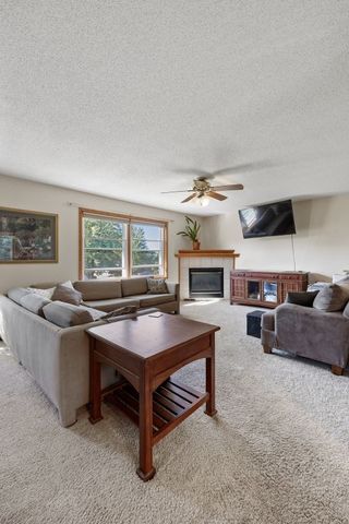 1010 North View Dr., Center Point, IA 52213