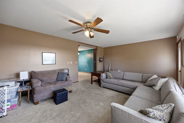 1010 North View Dr., Center Point, IA 52213