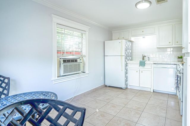 860 E 25th Street, Houston, TX 77009