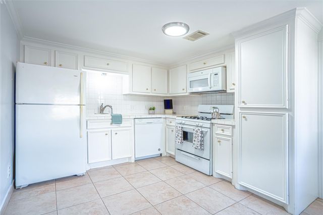 860 E 25th Street, Houston, TX 77009