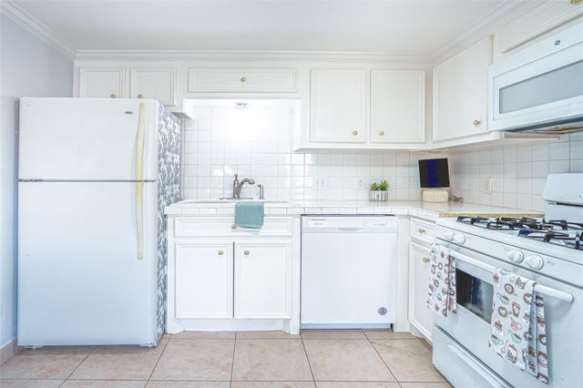 860 E 25th Street, Houston, TX 77009