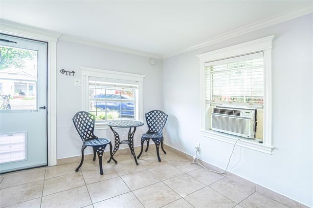 860 E 25th Street, Houston, TX 77009