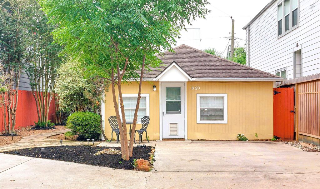 860 E 25th Street, Houston, TX 77009