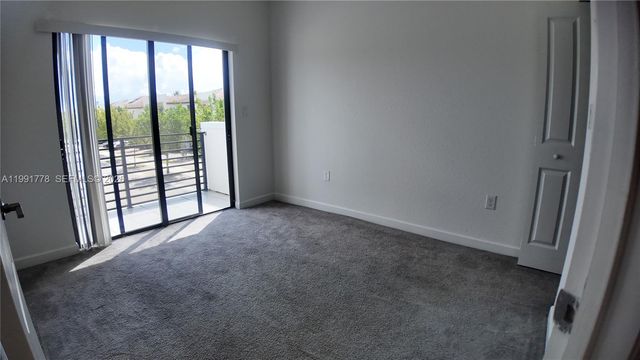 20714 NE 5th Ct, Miami, FL 33179