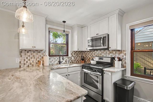 4098 Wakefield, Berkley, MI 48072