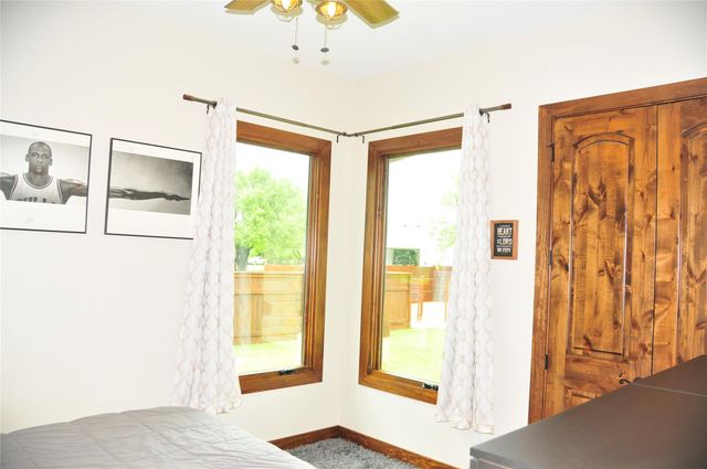 130 Saddle LN, Liberty Hill, TX 78642