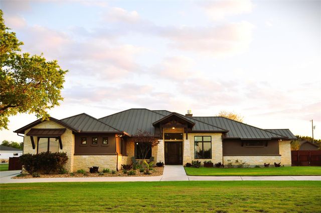 130 Saddle LN, Liberty Hill, TX 78642