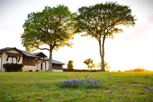 130 Saddle LN, Liberty Hill, TX 78642