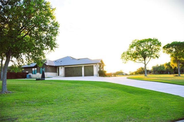 130 Saddle LN, Liberty Hill, TX 78642