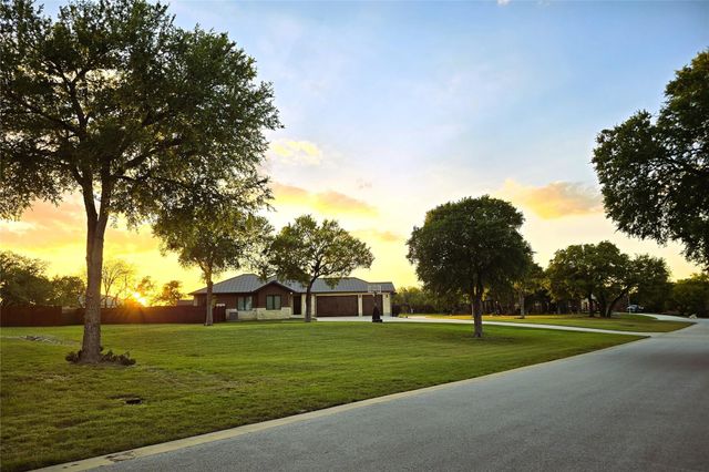 130 Saddle LN, Liberty Hill, TX 78642