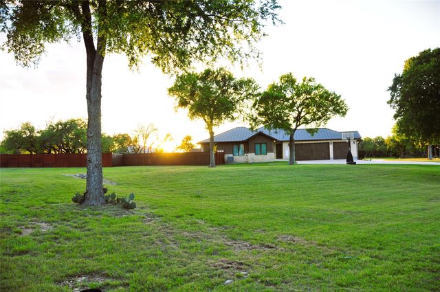130 Saddle LN, Liberty Hill, TX 78642