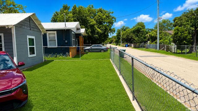 232 Campbell, Seguin, TX 78155