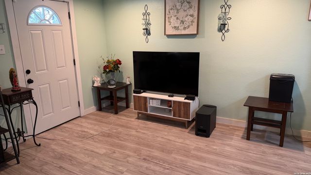 232 Campbell, Seguin, TX 78155
