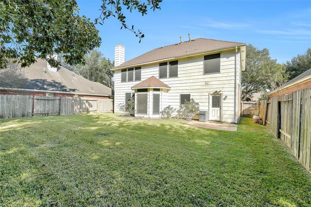 114 Skycrest Drive, Sugar Land, TX 77479