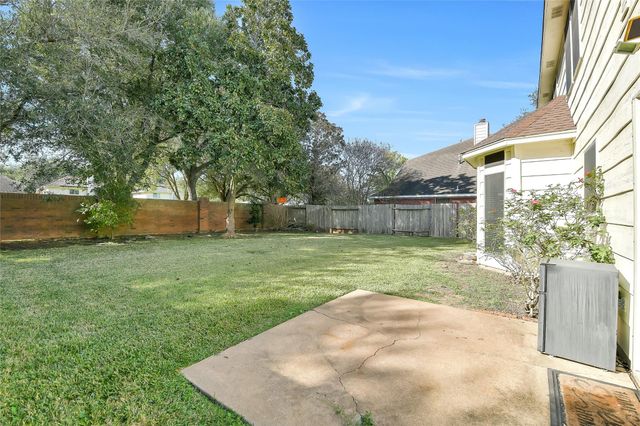 114 Skycrest Drive, Sugar Land, TX 77479