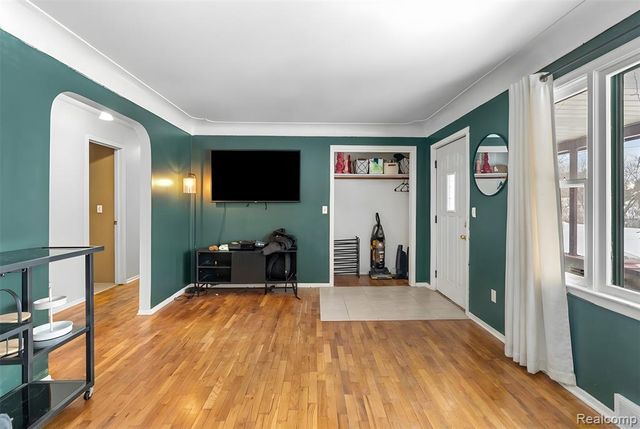 1397 Roat Court, Burton, MI 48509