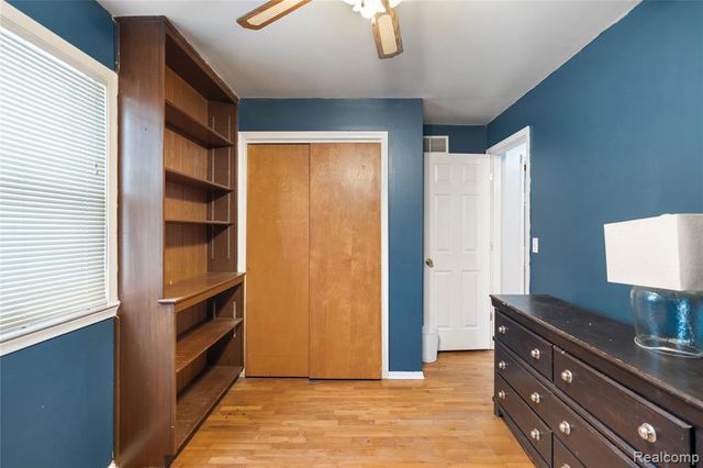 1397 Roat Court, Burton, MI 48509