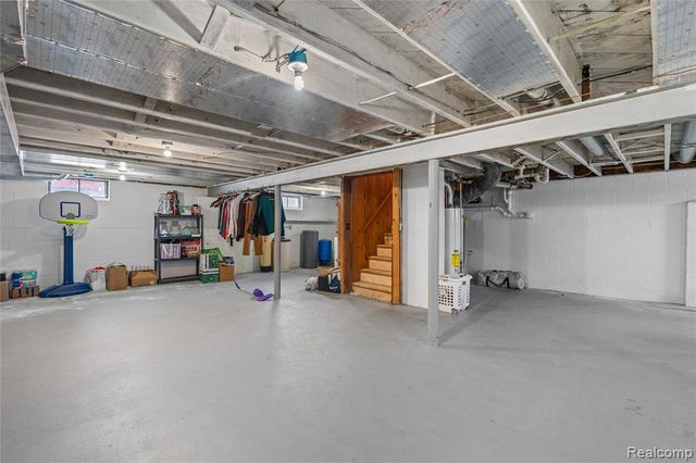 1397 Roat Court, Burton, MI 48509