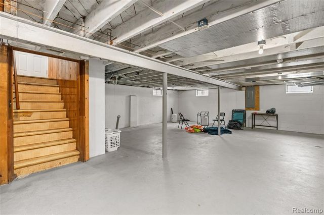 1397 Roat Court, Burton, MI 48509