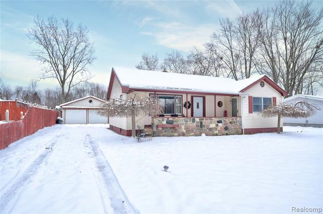 1397 Roat Court, Burton, MI 48509