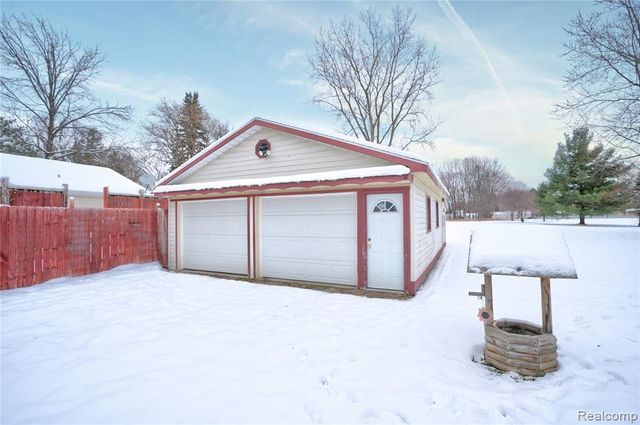 1397 Roat Court, Burton, MI 48509