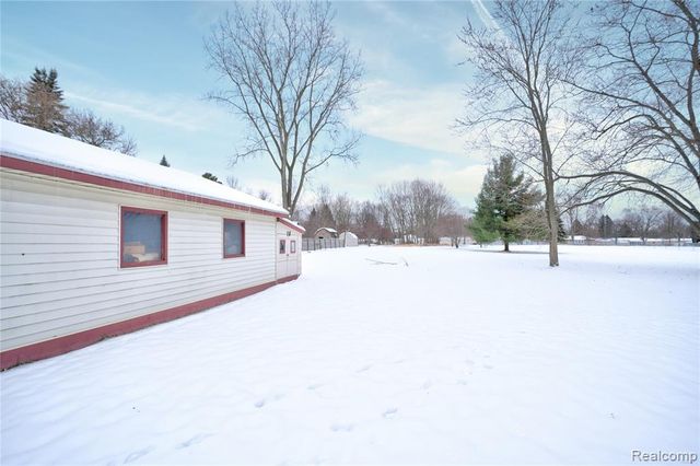 1397 Roat Court, Burton, MI 48509