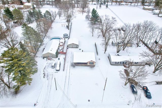 1397 Roat Court, Burton, MI 48509