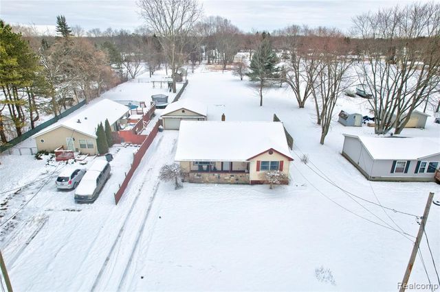 1397 Roat Court, Burton, MI 48509