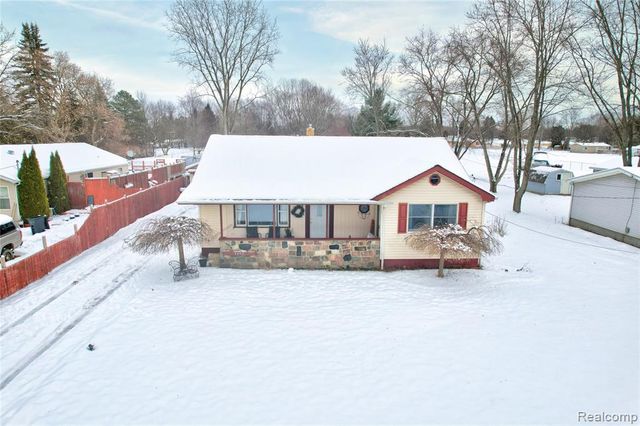 1397 Roat Court, Burton, MI 48509