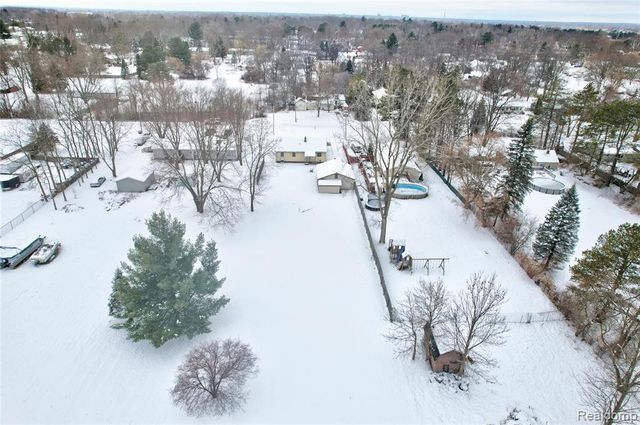 1397 Roat Court, Burton, MI 48509