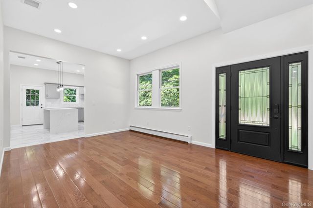 14 Elm Street, Bloomingburg, NY 12721