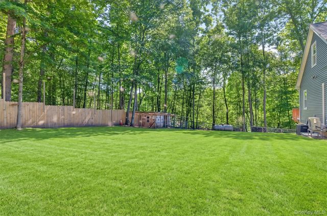 14 Elm Street, Bloomingburg, NY 12721