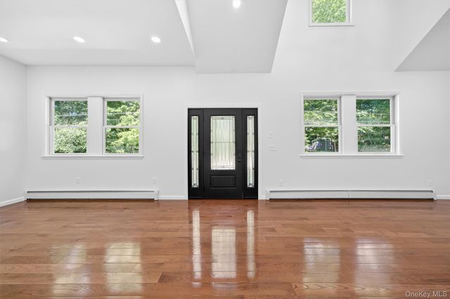 14 Elm Street, Bloomingburg, NY 12721