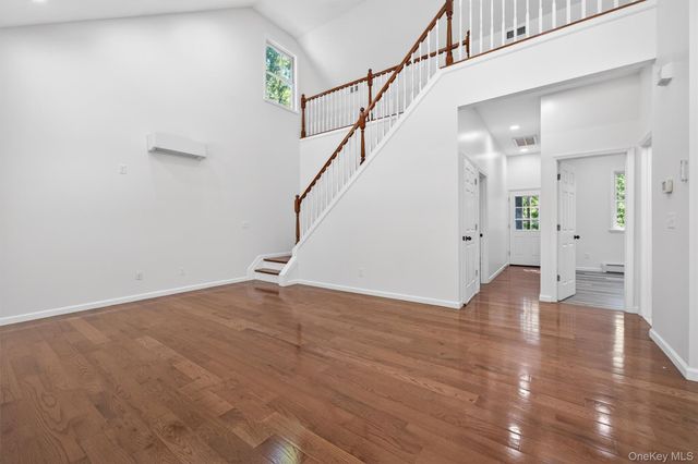 14 Elm Street, Bloomingburg, NY 12721