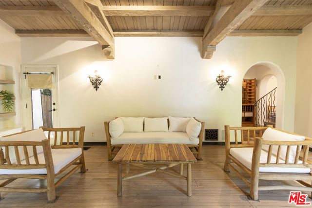 1407 N Beverly Drive, Beverly Hills, CA 90210