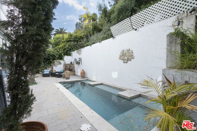 1407 N Beverly Drive, Beverly Hills, CA 90210