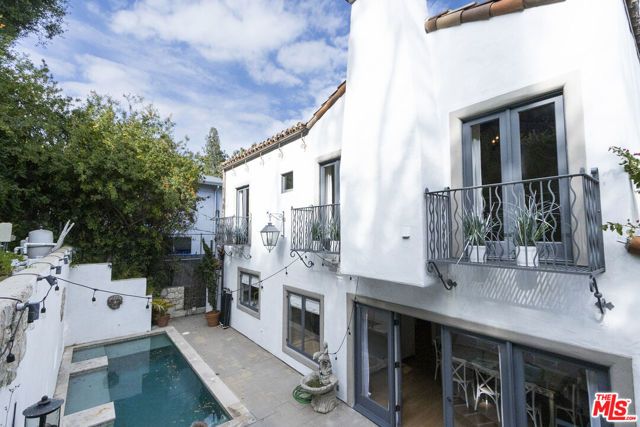 1407 N Beverly Drive, Beverly Hills, CA 90210