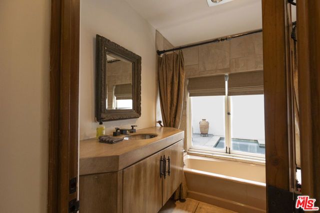 1407 N Beverly Drive, Beverly Hills, CA 90210