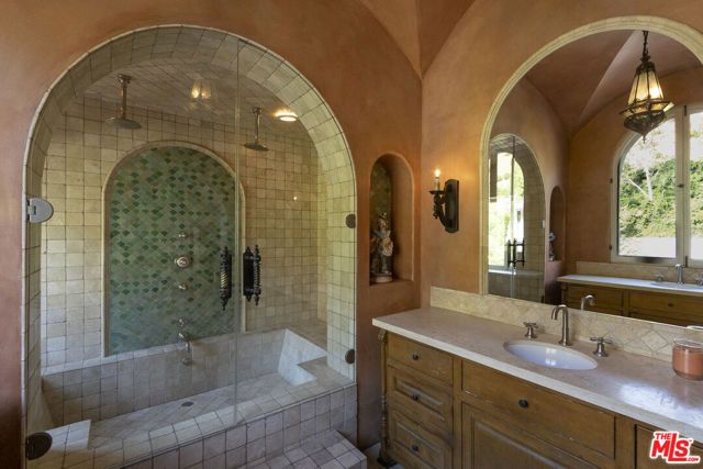 1407 N Beverly Drive, Beverly Hills, CA 90210