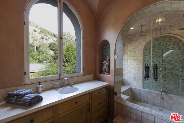 1407 N Beverly Drive, Beverly Hills, CA 90210