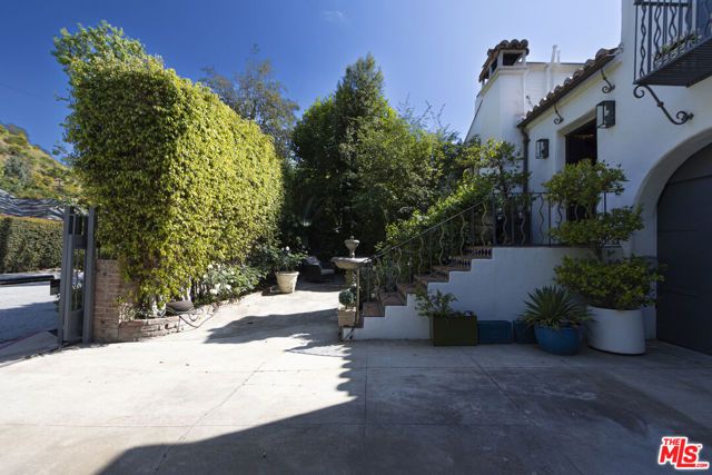 1407 N Beverly Drive, Beverly Hills, CA 90210