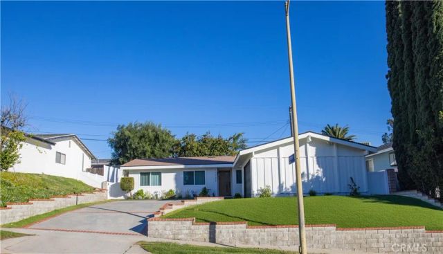 11722 Hayvenhurst, Granada Hills, CA 91344