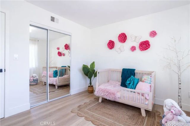 11722 Hayvenhurst, Granada Hills, CA 91344