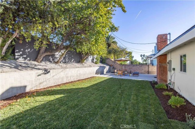11722 Hayvenhurst, Granada Hills, CA 91344