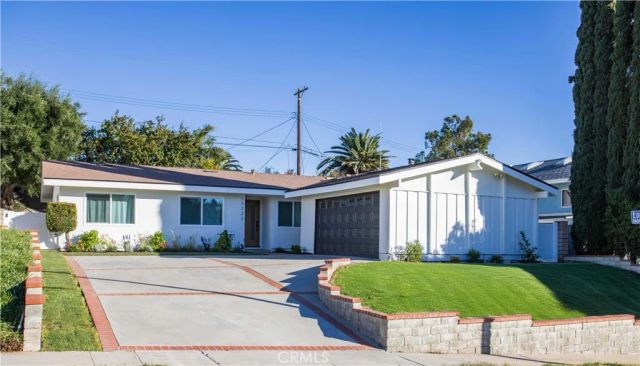 11722 Hayvenhurst, Granada Hills, CA 91344