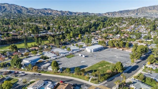 11722 Hayvenhurst, Granada Hills, CA 91344