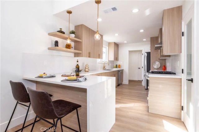 11722 Hayvenhurst, Granada Hills, CA 91344