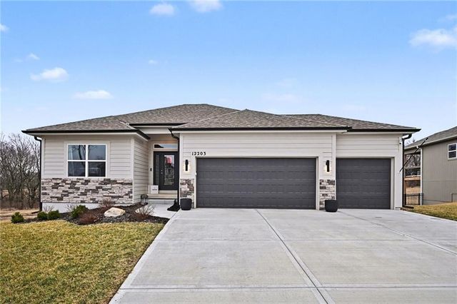 12203 N Virginia Avenue, Kansas City, MO 64165