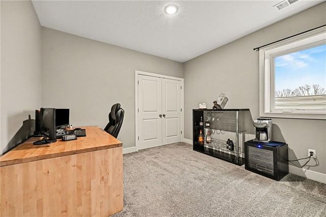 12203 N Virginia Avenue, Kansas City, MO 64165