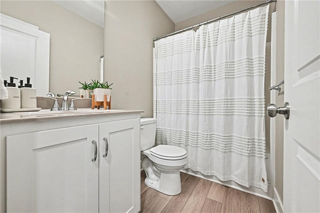 12203 N Virginia Avenue, Kansas City, MO 64165